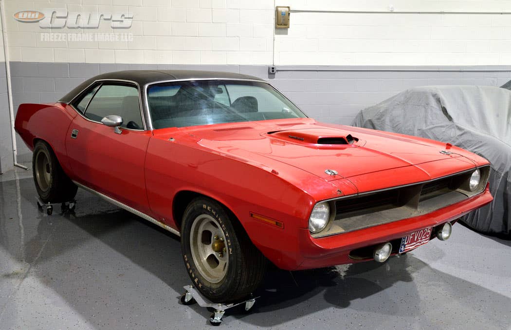 1970-hemi-cuda-barn-find-a023.jpg