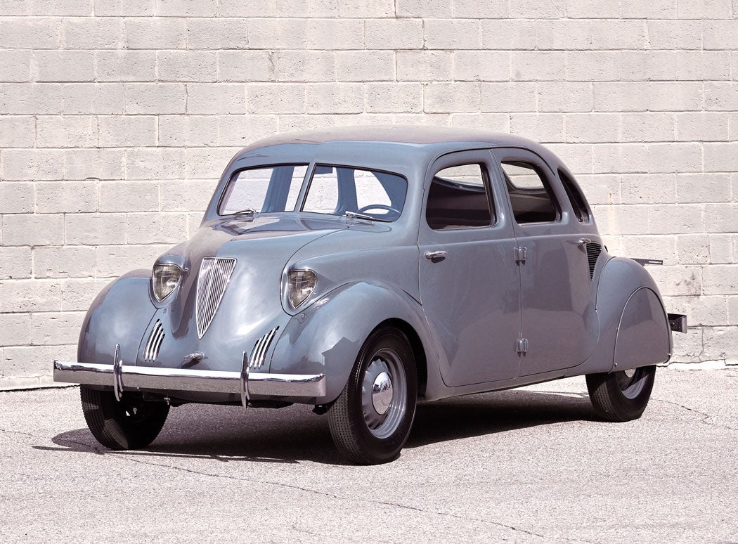 1936-hoffman-x8-prototype-car-photo-2-credit-bary-seldon.jpg