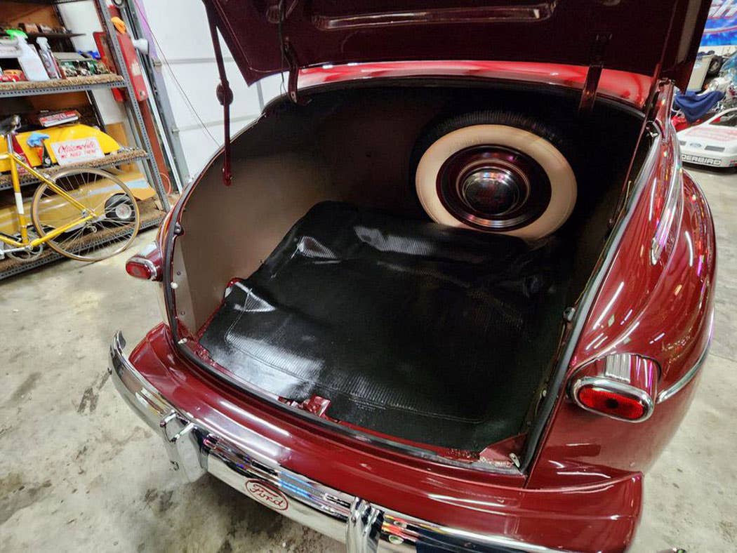1946-ford-super-deluxe-4.jpg