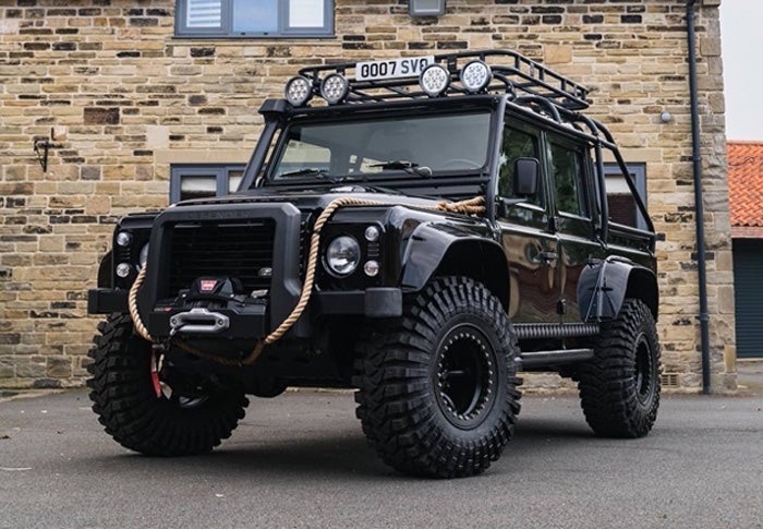 2014-land-rover-defender-svx-spectre-4x4-utility.jpg
