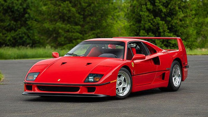 r208-1990-ferrari-f40-.jpg