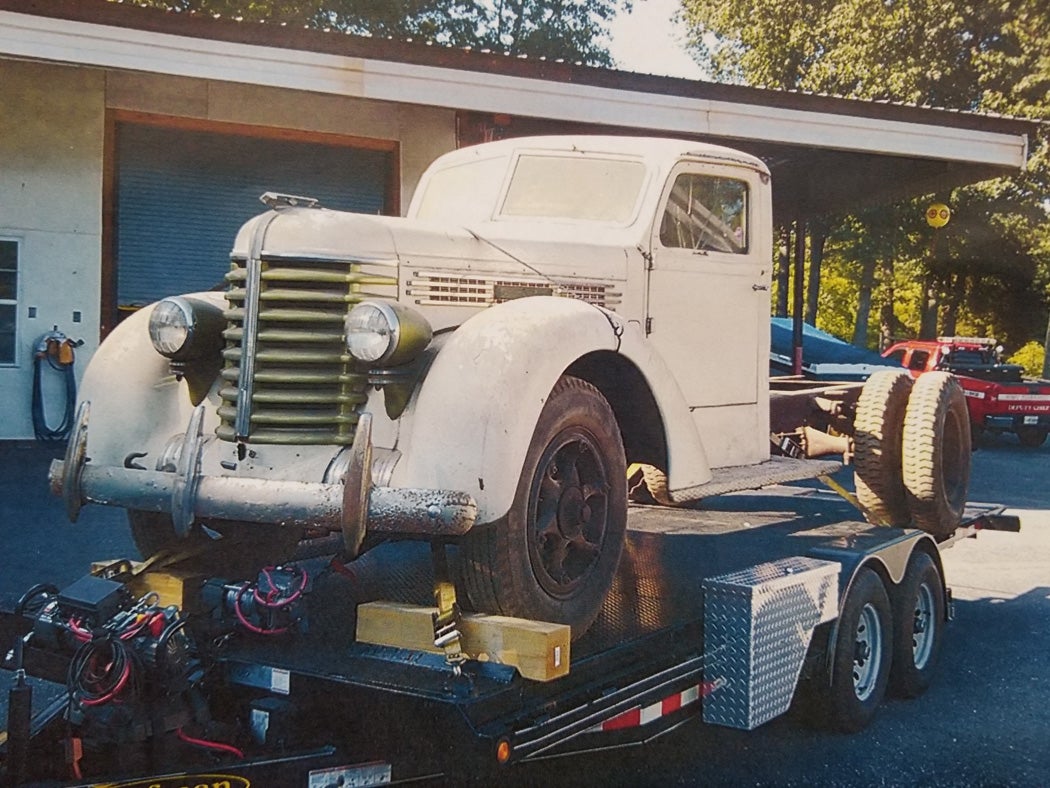 1939-diamond-t-406-truck-1.jpg