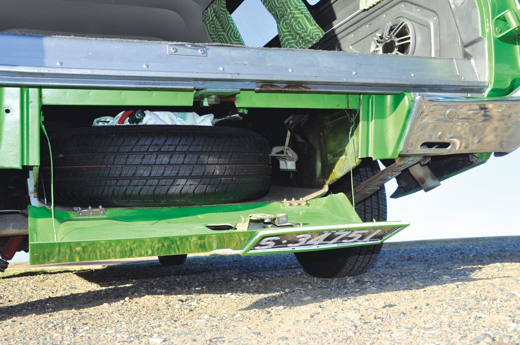 3-spare-tyre-boot.jpg