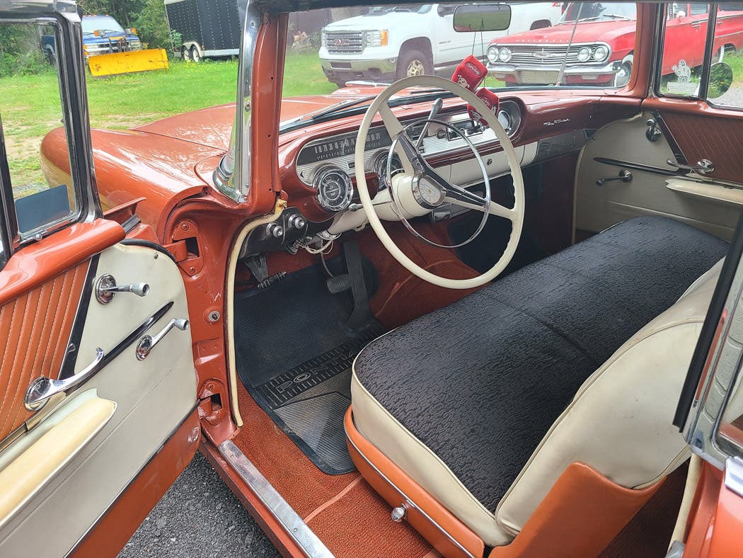 1957-pontiac-laurentian-10-1-23-6.jpg