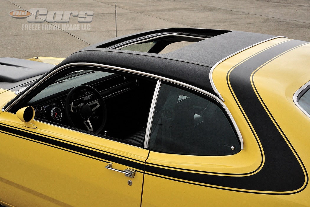 4-1974-dodge-dart-sport-details-a010.jpg