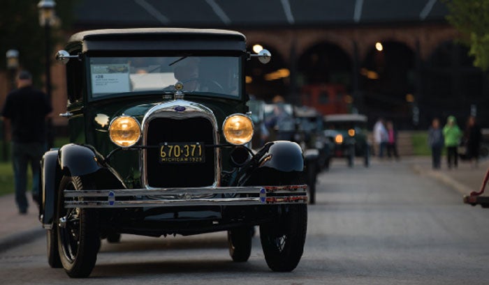 gaslight_well_old_car.jpg