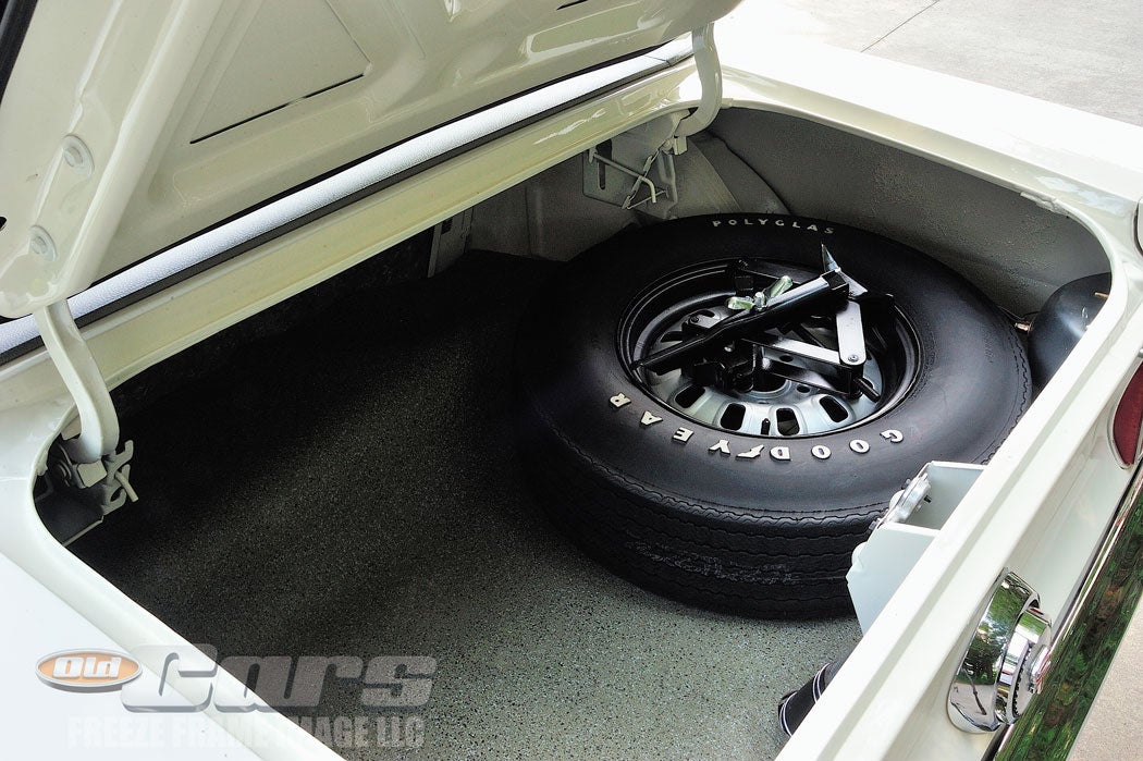 13-1969-mustang-gt-r-code-coupe-a562-.jpg