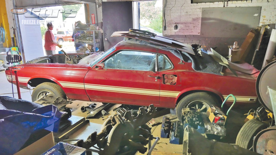 _2-1969-gt500-barn-find-discovery-a013.jpg