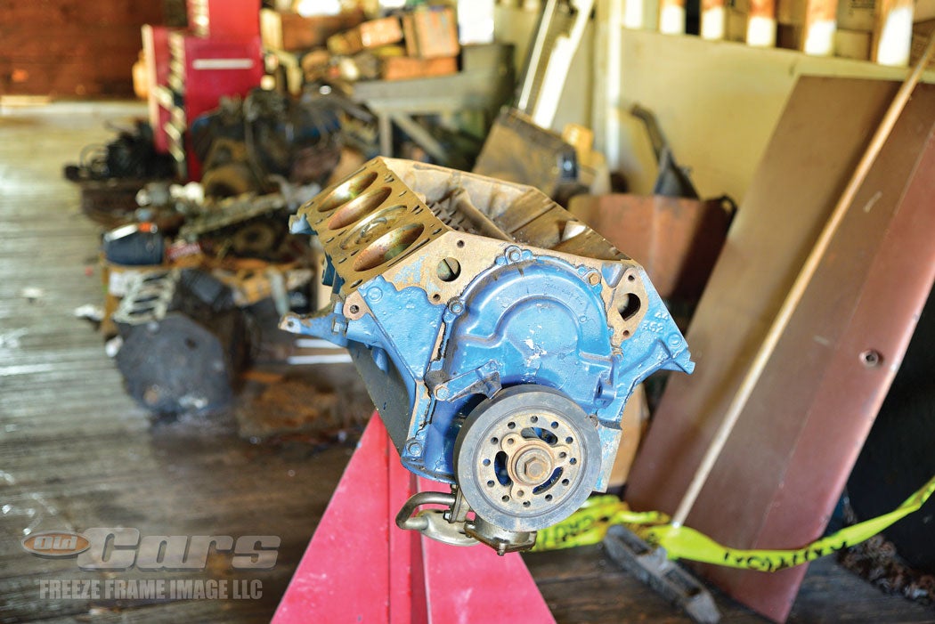 _7-1969-gt500-barn-find-discovery-a067.jpg