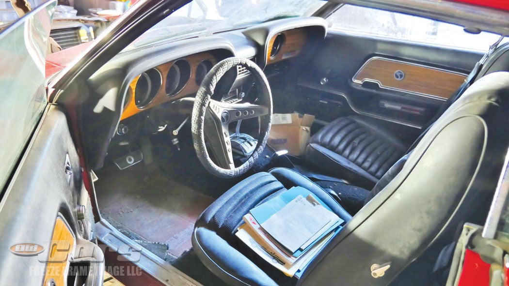 _4-1969-gt500-barn-find-discovery-a026.jpg