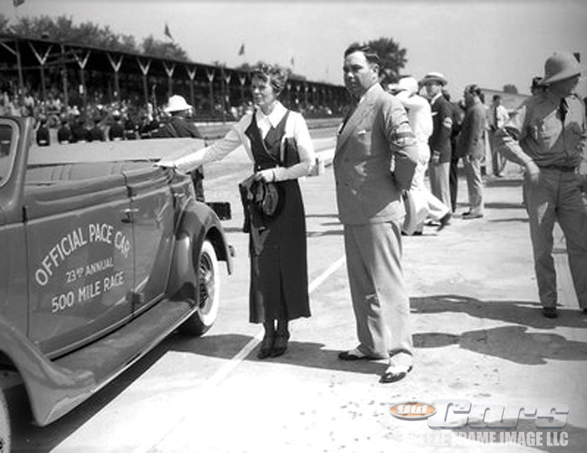 4-ss01-indy-500-car-race-amelia-earhart.jpg