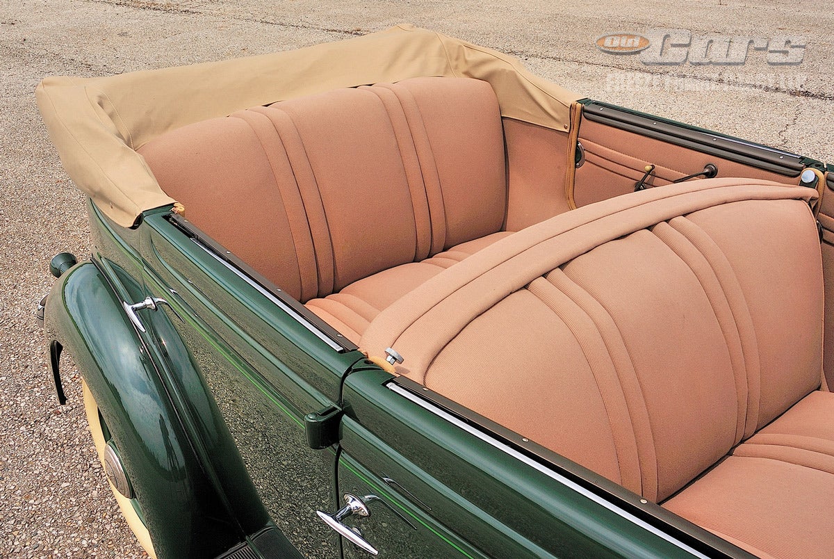 8-1935-ford-indy-pace-car-convertible-v8-a175_00001.jpg