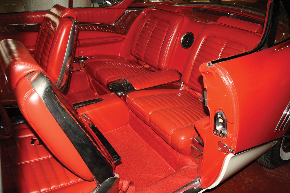 08-56-centurion-interior-1-photo-by-author.jpg